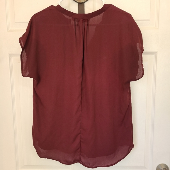 (425) Apt. 9  Woman's Short Sleeve Blouse, Size: Medium Color: Burgundy - Picture 10 of 11